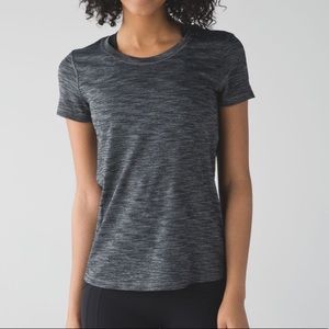 Lululemon Beat the Heat Short Slv Heathered Blk 6